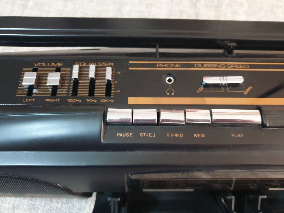 Двукасетачен радиокасетофон