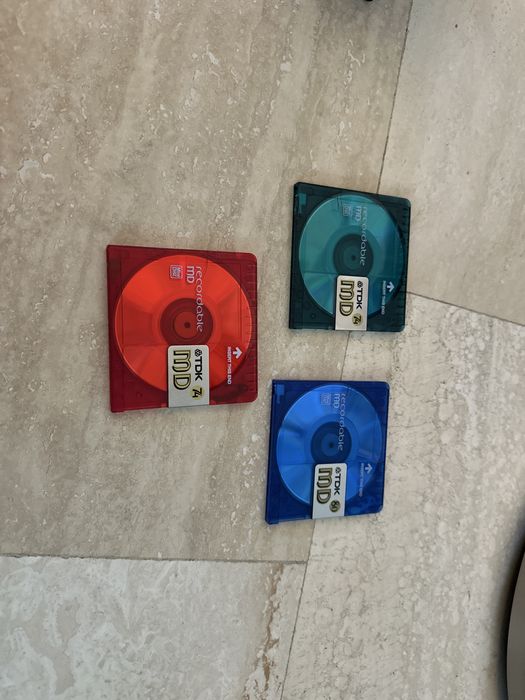 38 + 3 minidisc audio, 2 cutii stocare