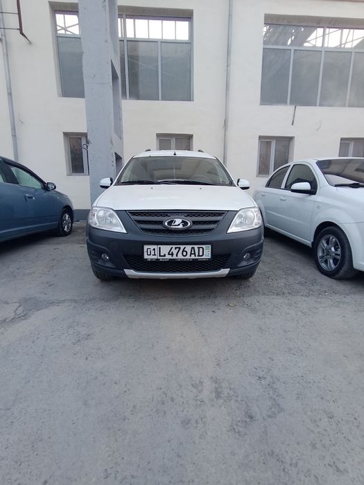 Срочно продаётся Lada Largus.
