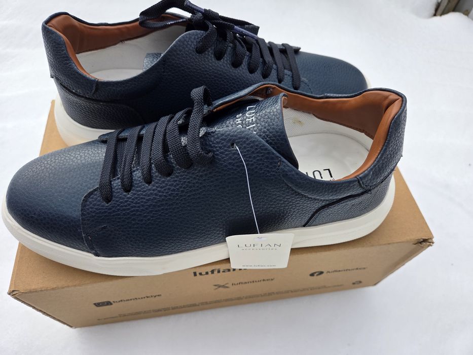 Adidași casual bleumarin. 43