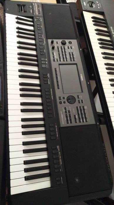 Vând schimb orga si pian profesional Korg SP 170 Deluxe Korg Pa3X Gem WK4 Yamaha A5000