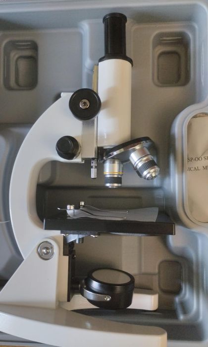 Микроскоп новый в чемодане