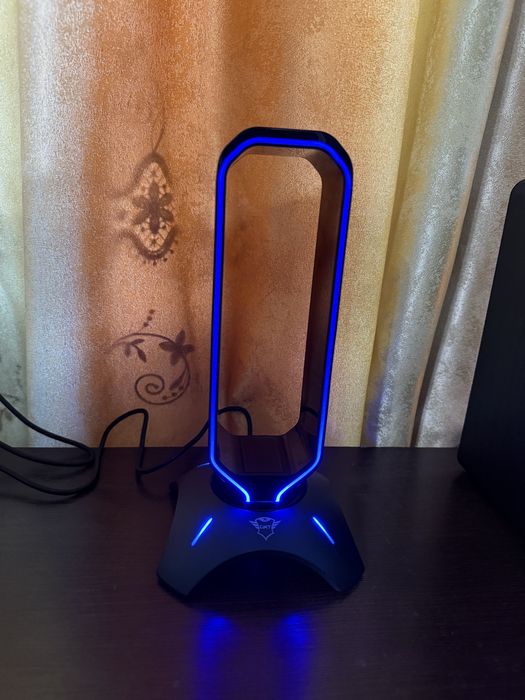 Stand casti Trust Cintar GXT 265 Iluminare RGB