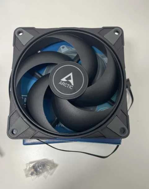 Ventilatoare ARCTIC P12 PWM 120mm