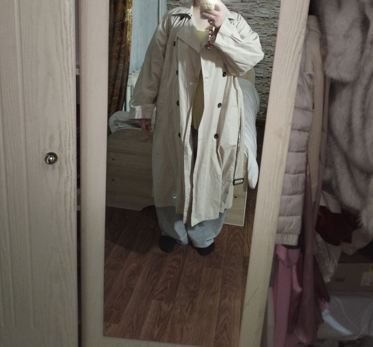 Белый тренч с поясом