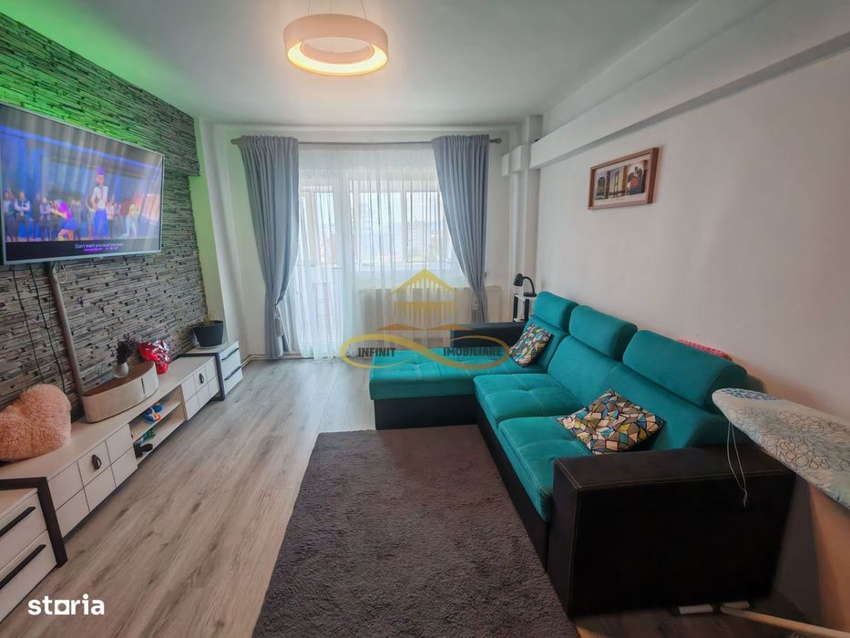 Vând apartament cu 3 camere decomandate in centrul orașului Bacau