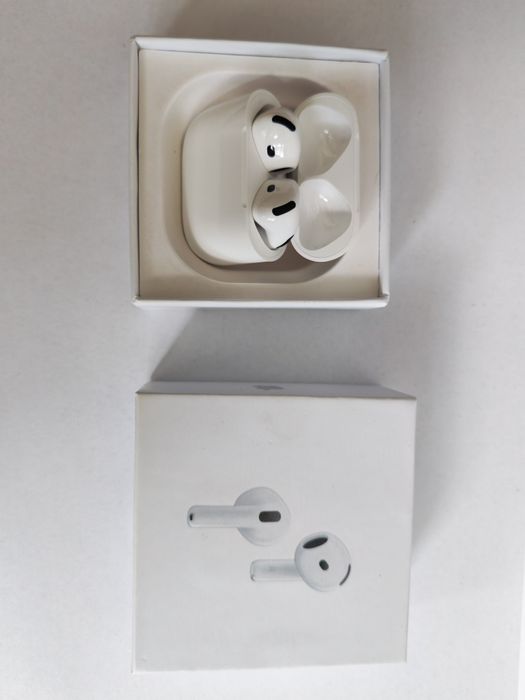 Airpods 4 (2024)