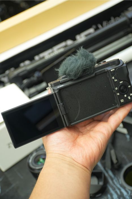 Sony ZV-E10 II 16-50mm OSS II toʻliq professional komplekt | Iphone