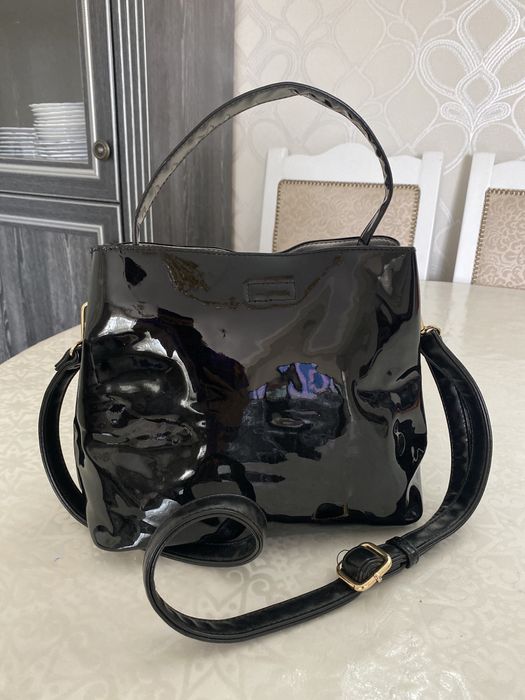 Сумочка женская лаковая