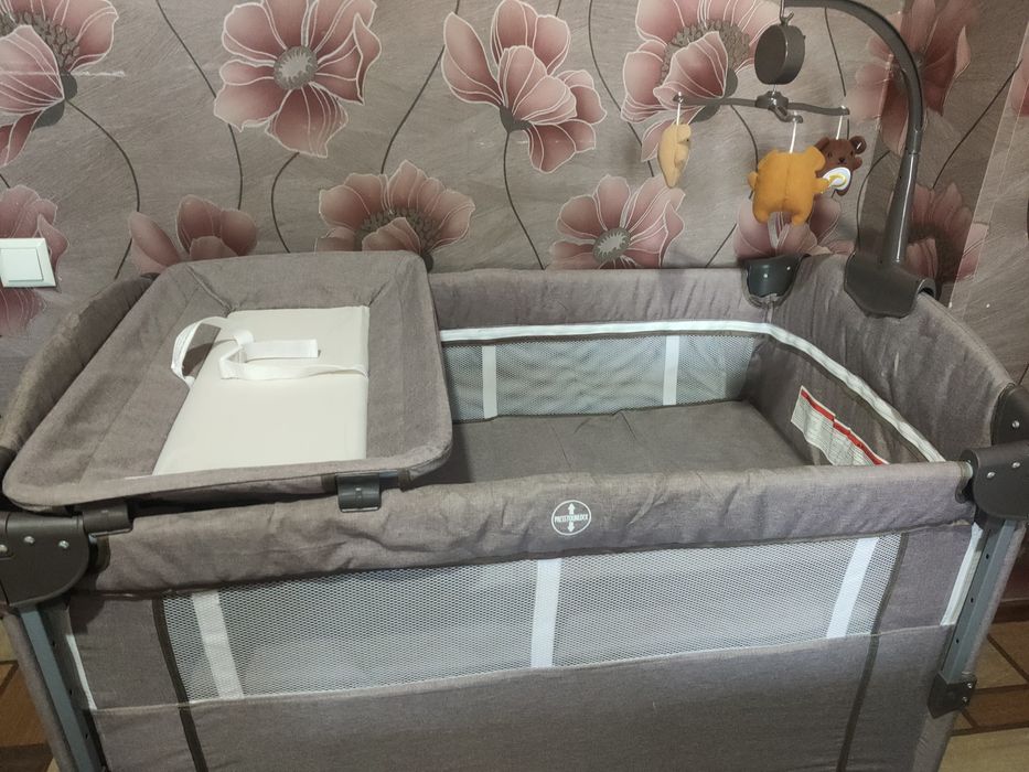 Детская кроватка манеж