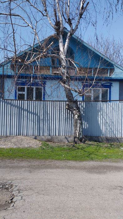 Продам капитальный, кирпичный дом в городе