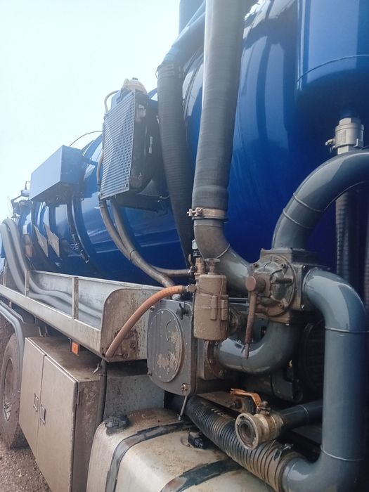 Продава се камион