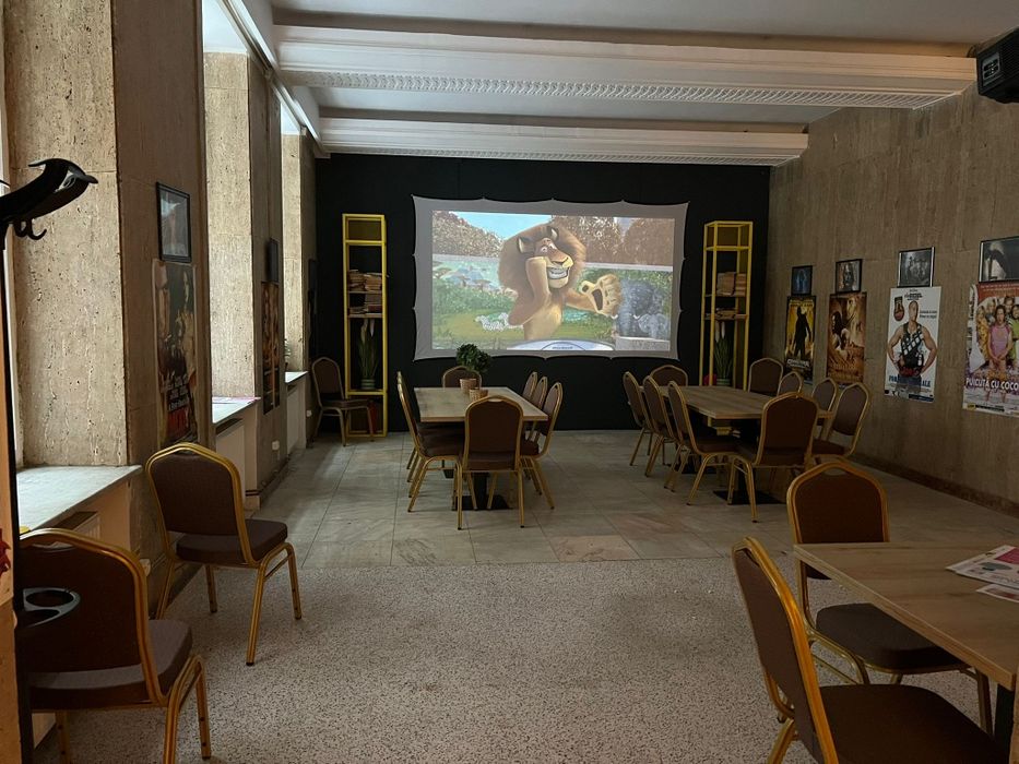 Vand Cafenea la cheie 180mp