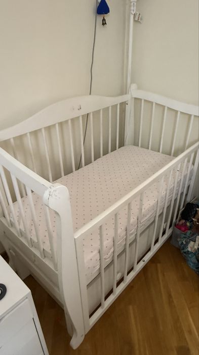 Манеж с маятником