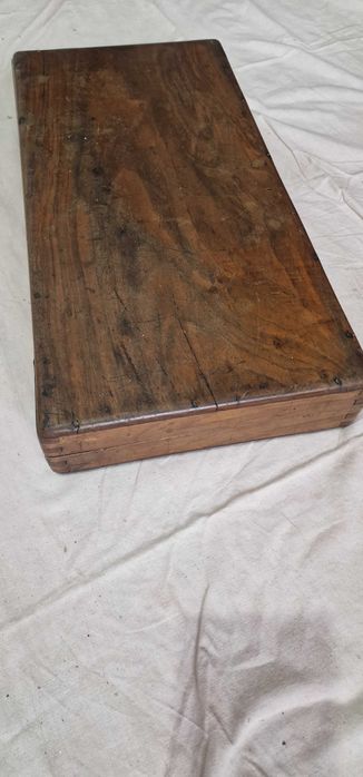 Продавам дървена табла за игра