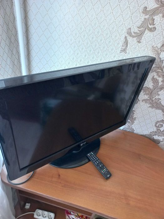 Телевизор LG 80 диагональ