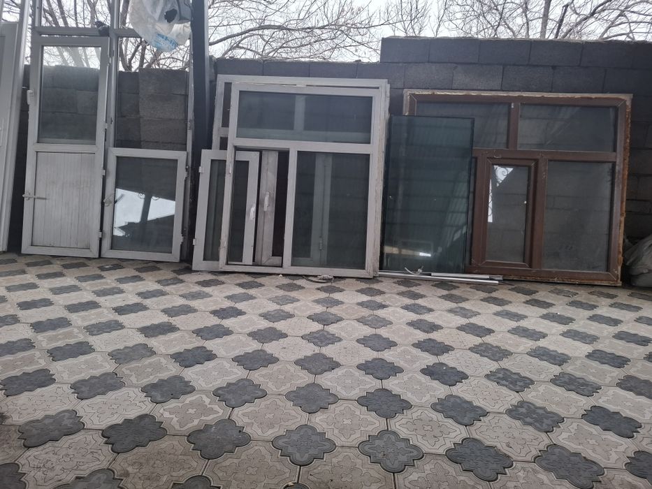 Пластик терезелер сатылады