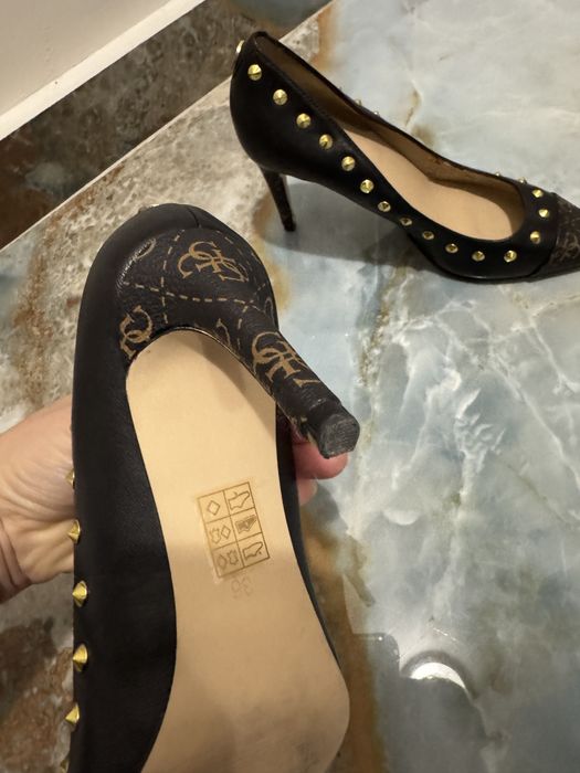 Обувки Guess 36 размер