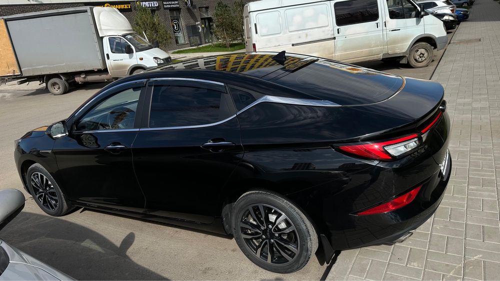 Продам машину JAC J7 2022 года