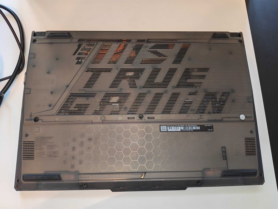 Laptop MSI Cyborg 15 A13VF Intel i7 13620H 16GB SSD 512GB RTX 4060 144Hz