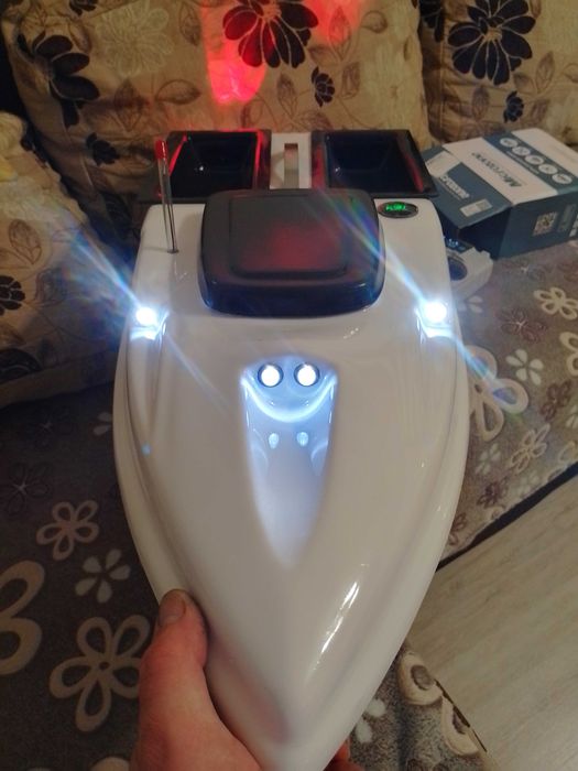 Лодка за захранка и разпъване