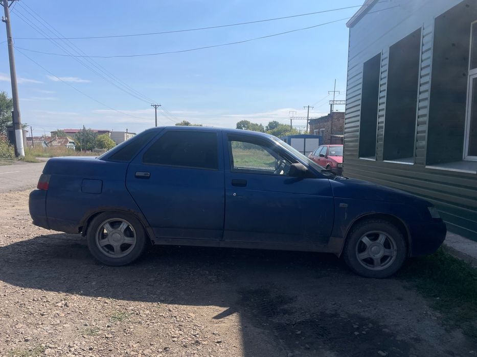 Ваз 2110 г. в. 2003  Синнего цвета, литые диски