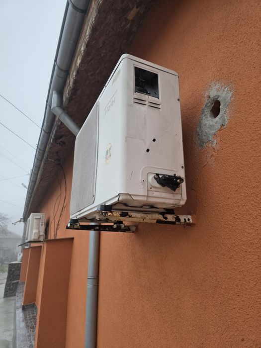 Продавам  Климатик HAIER