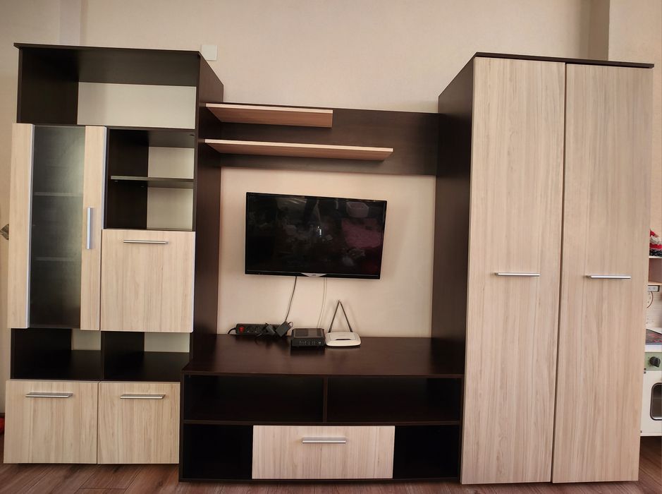 Секция  за хол, стилна и практична