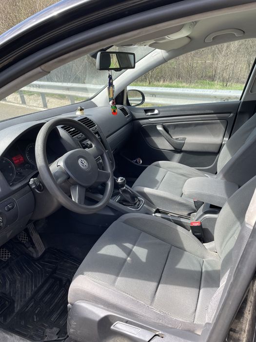 De vânzare masina VW Golf V