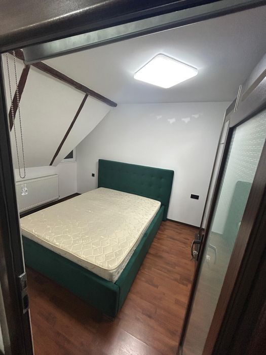 Vand apartament smart 3 camere -mansarda- loc de parcare-curte
