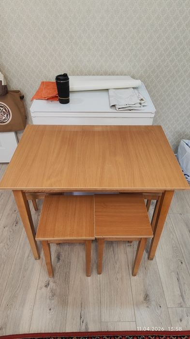 Кухонный стол со стульями