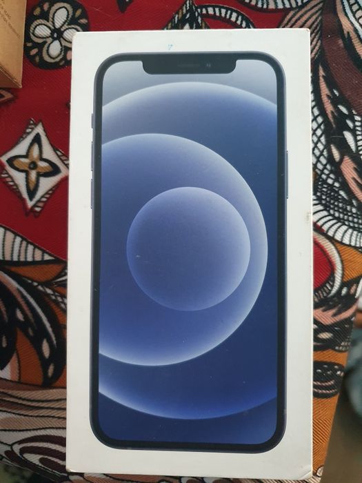 Продам IPhone 12 64gb