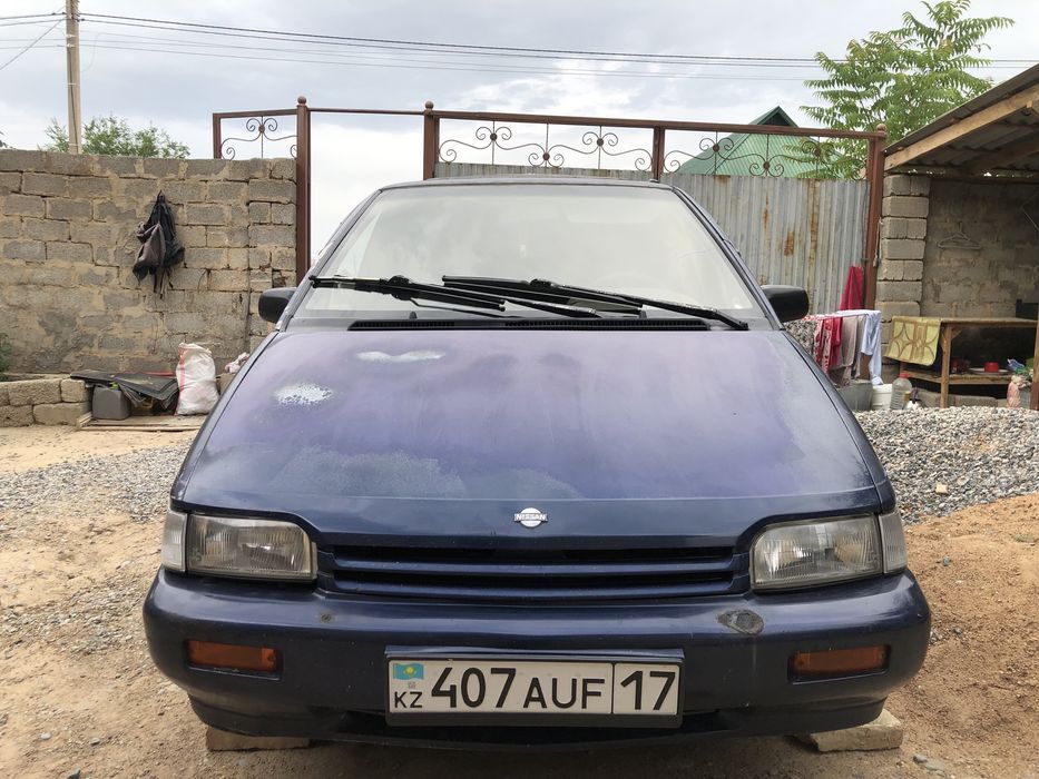 Nissan praire uneversal