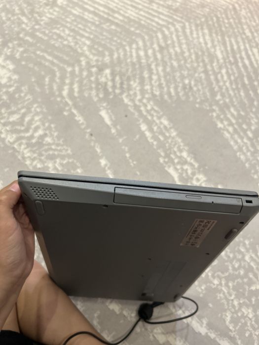 Ноутбук lenovo (не знаю модель)