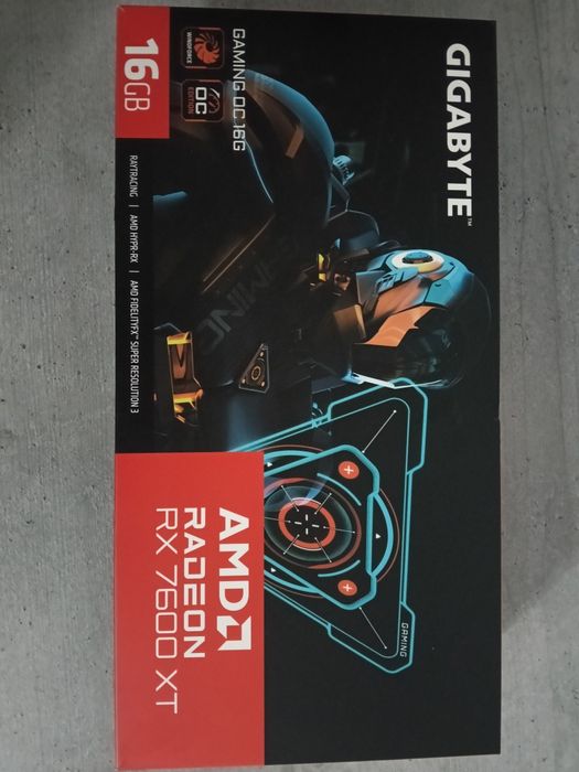 Placă video RX 7600XT 16gb ram.