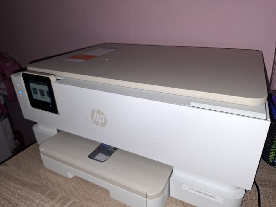 Принтер НР с нови касети неотворени.