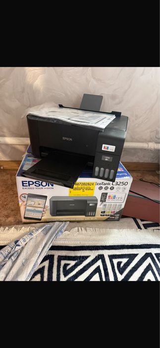 Продам принтер еще на гаратии
