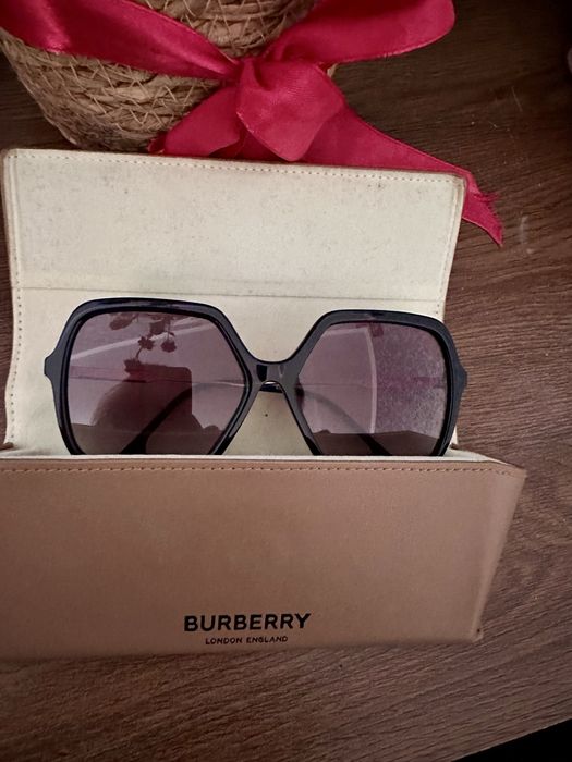Очки Burberry продам