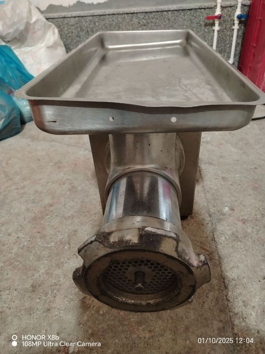 Мясорубка продаётся Go'sht maydalagich sotiladi