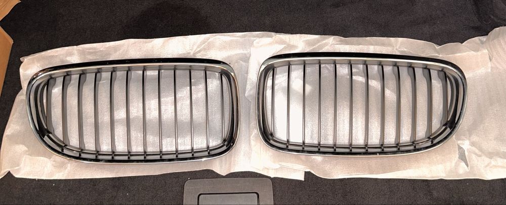 Grile originale BMW e90/e91 LCI
