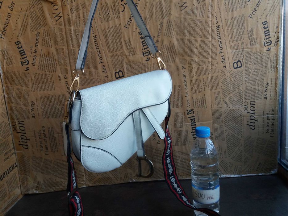 дамска чанта Christian D-малка бяла чанта