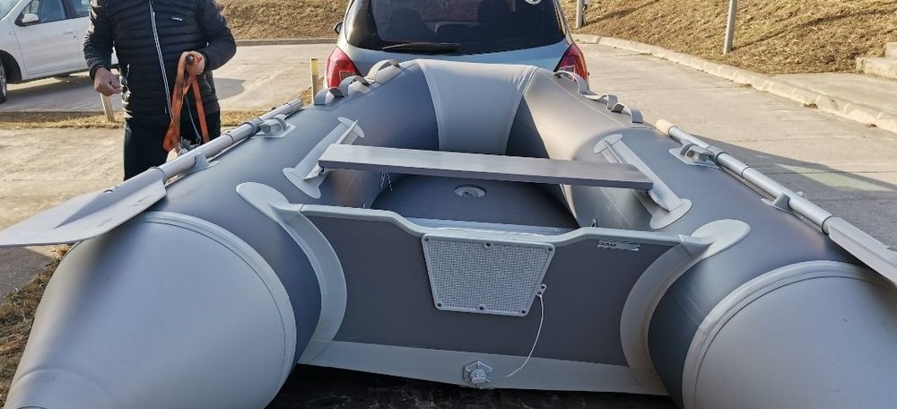 Vand Barca Navigator in stare perfecta