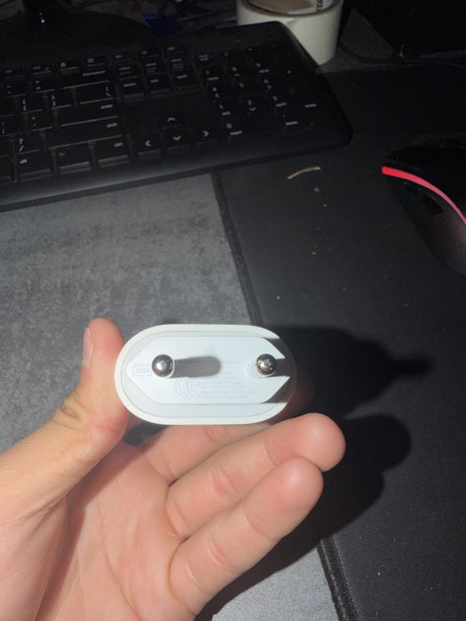 Зарядный устроиства