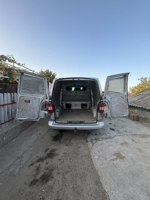 Vand Volkswagen T5 motor 2.5 an 2009