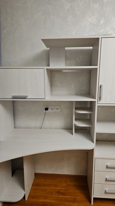 Продам компьютерный стол