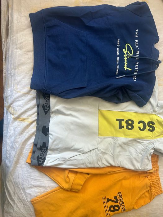 Детски панталони и два броя суитчъри 140 см