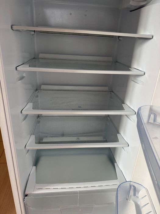 Хладилник Indesit