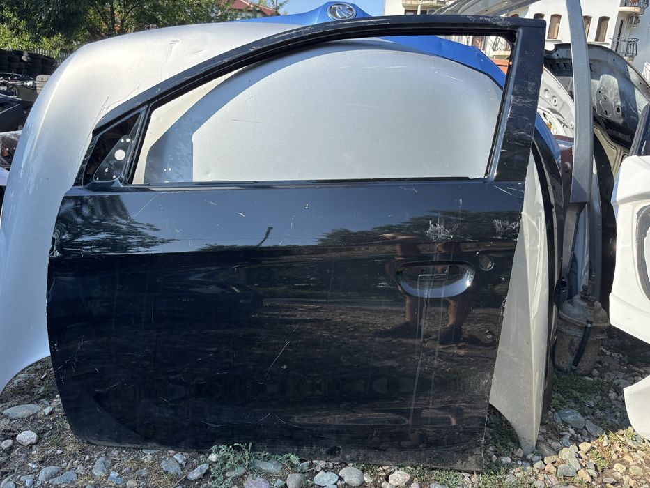 Врата Mitsubishi Mirage