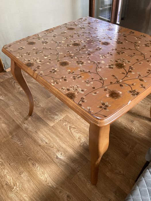 Разтегателна трапезна маса