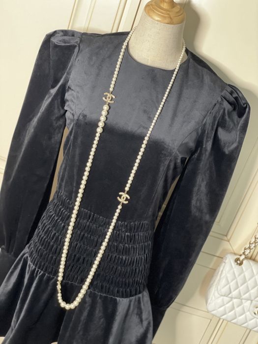 Продам платье в подарок чокер